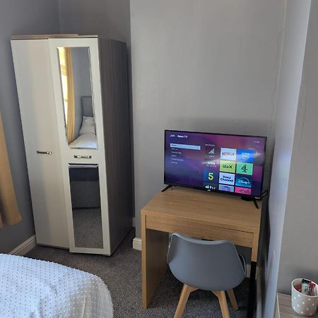 Darwin Stays - Service Accommodation In Newcastle Under Lyme City Centre Exteriör bild