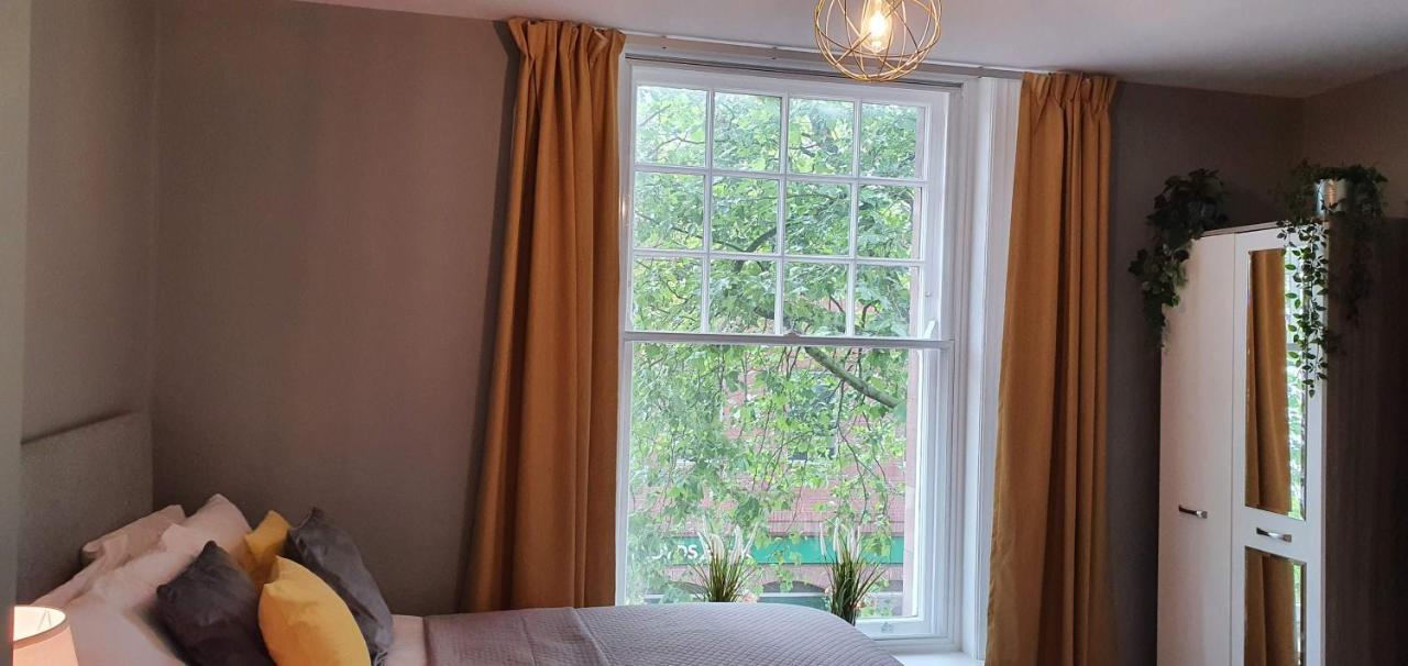 Darwin Stays - Service Accommodation In Newcastle Under Lyme City Centre Exteriör bild