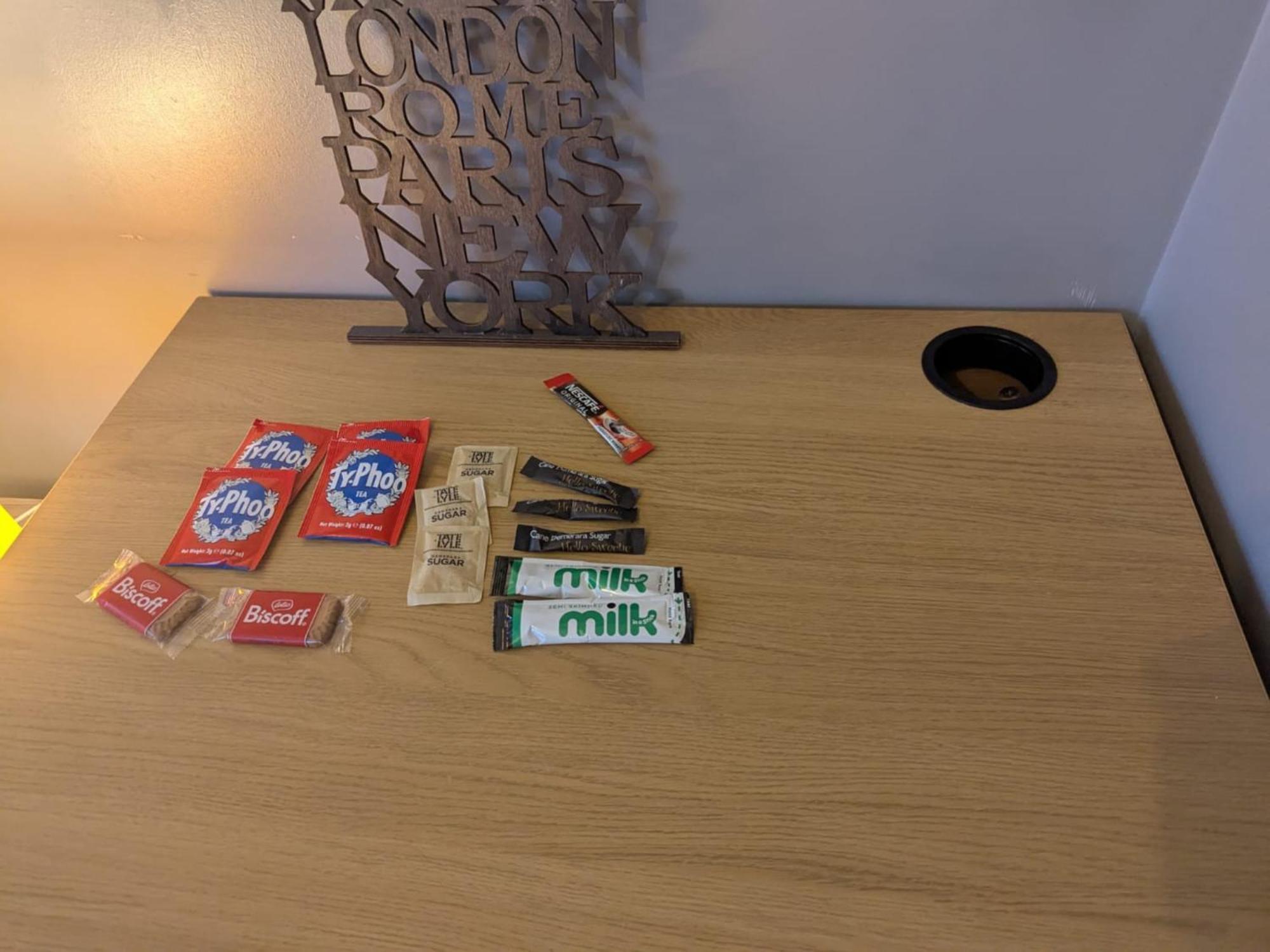 Darwin Stays - Service Accommodation In Newcastle Under Lyme City Centre Exteriör bild