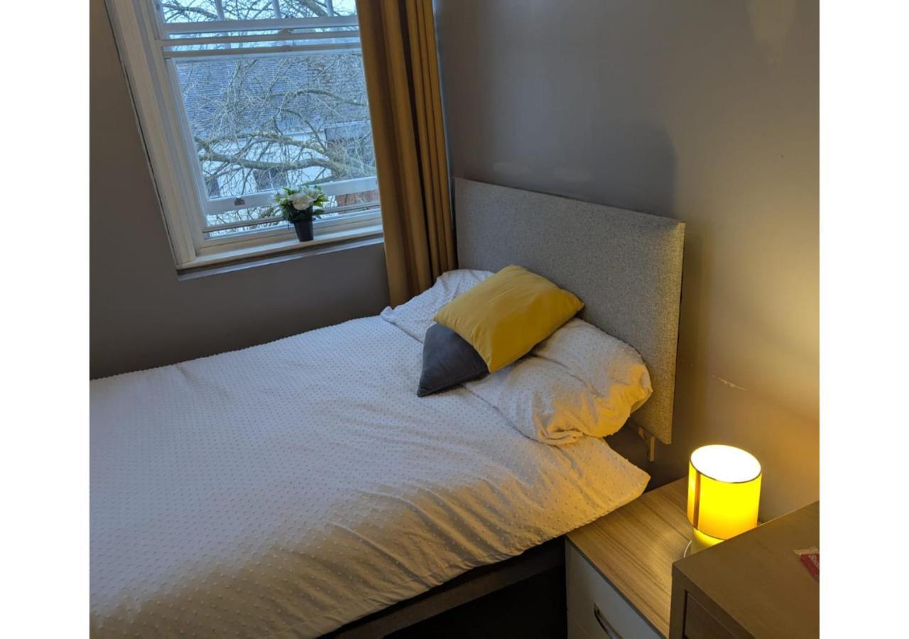 Darwin Stays - Service Accommodation In Newcastle Under Lyme City Centre Exteriör bild
