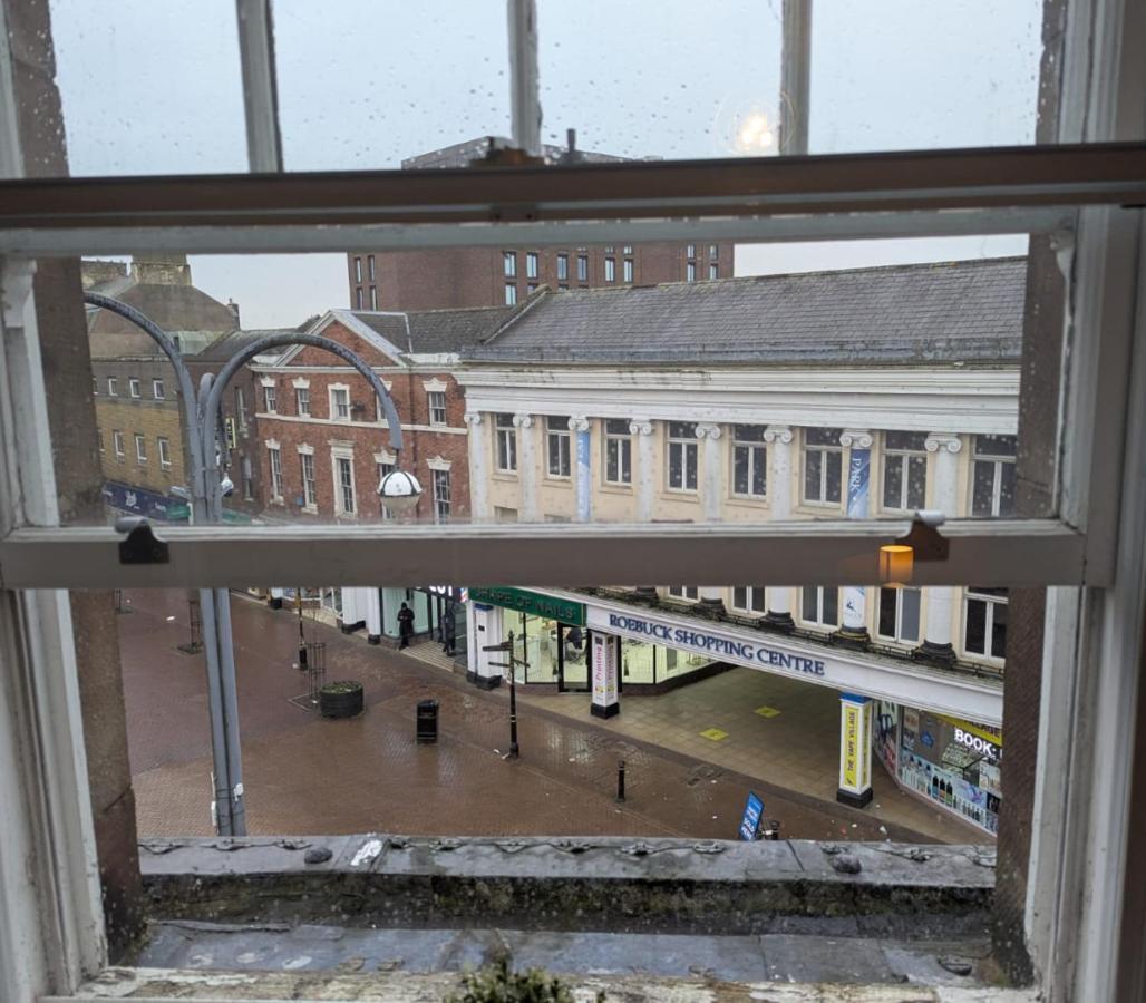 Darwin Stays - Service Accommodation In Newcastle Under Lyme City Centre Exteriör bild