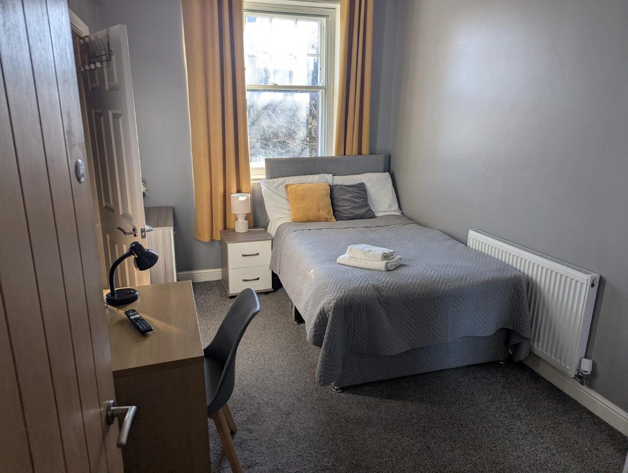 Darwin Stays - Service Accommodation In Newcastle Under Lyme City Centre Exteriör bild