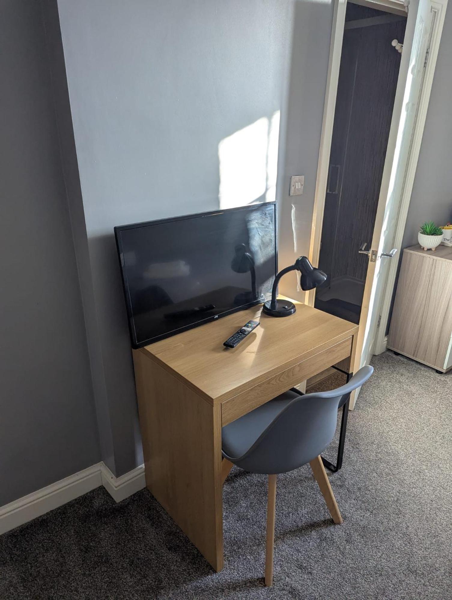 Darwin Stays - Service Accommodation In Newcastle Under Lyme City Centre Exteriör bild