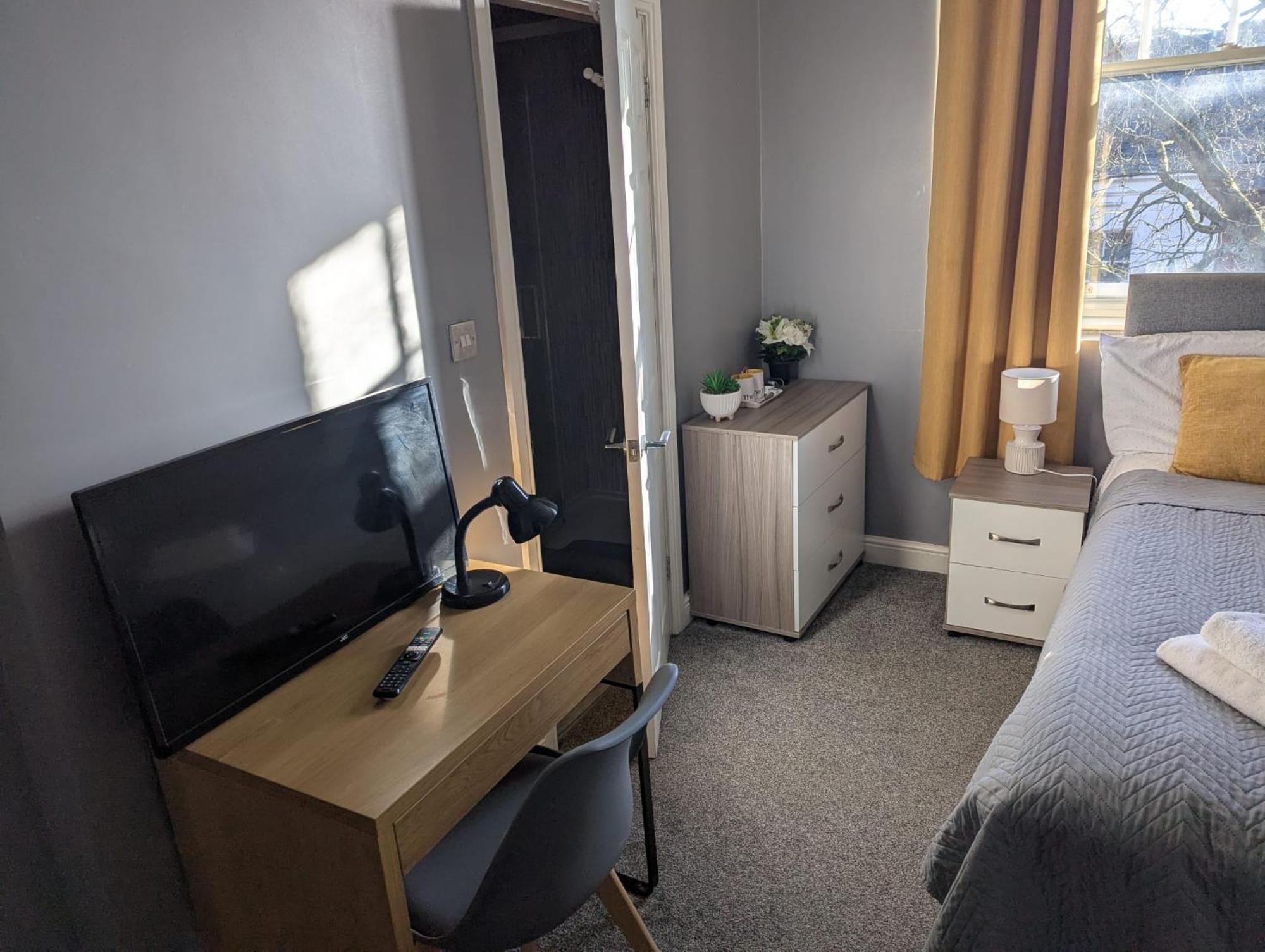 Darwin Stays - Service Accommodation In Newcastle Under Lyme City Centre Exteriör bild