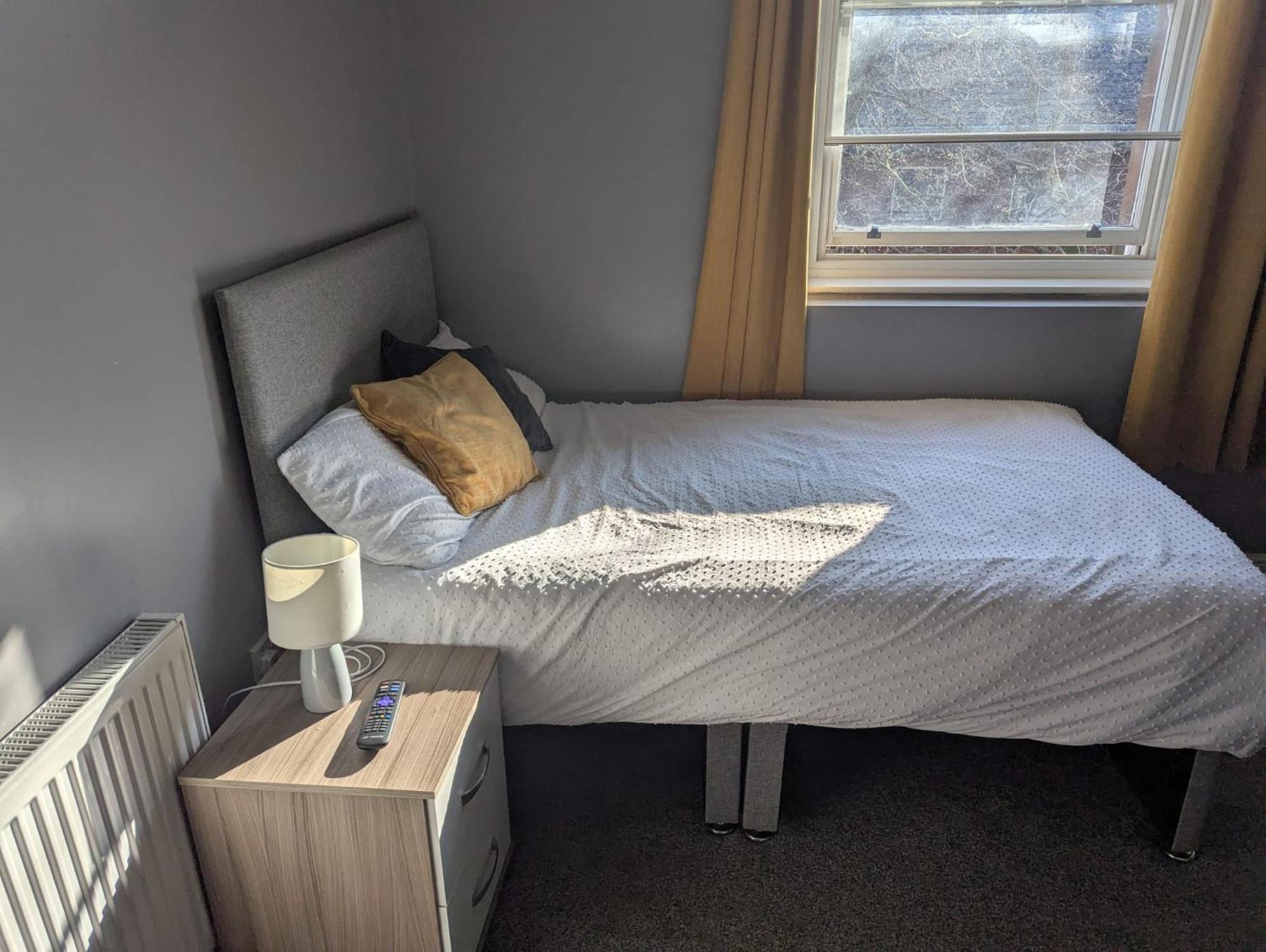 Darwin Stays - Service Accommodation In Newcastle Under Lyme City Centre Exteriör bild
